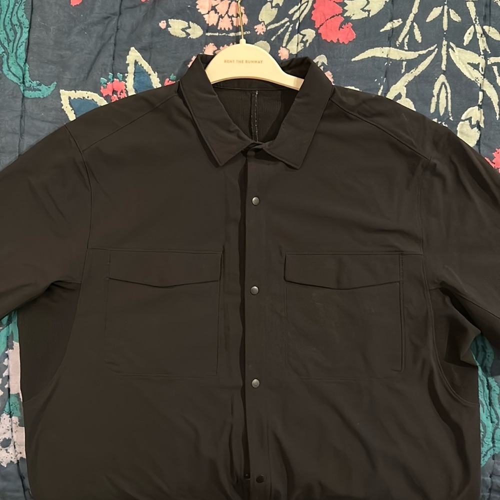 Lululemon short sleeve button down black shirt M - XL